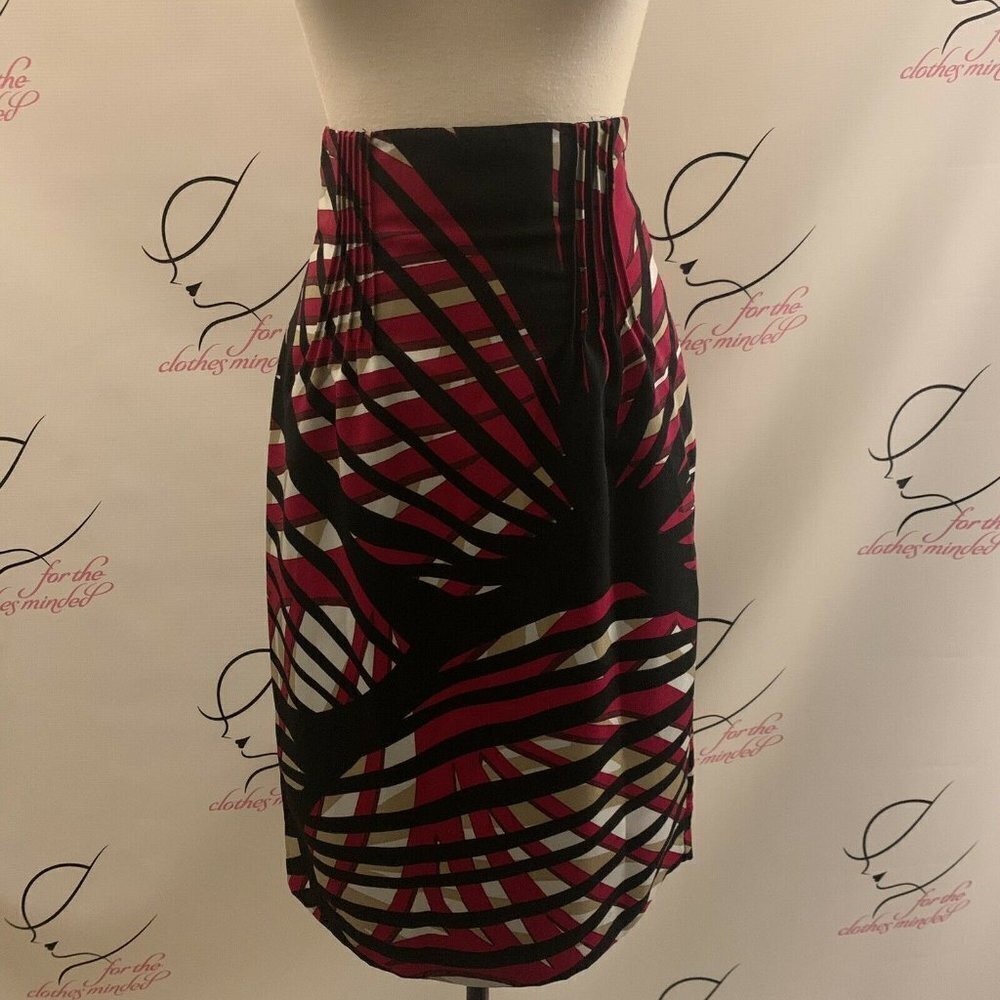 Worthington Pencil Skirt. Sz 4. Lined. Pleated Detailing. Contoured band. B30